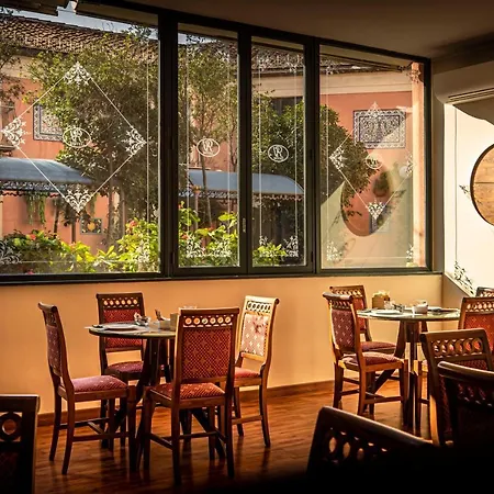 Hotel Romeo 3*