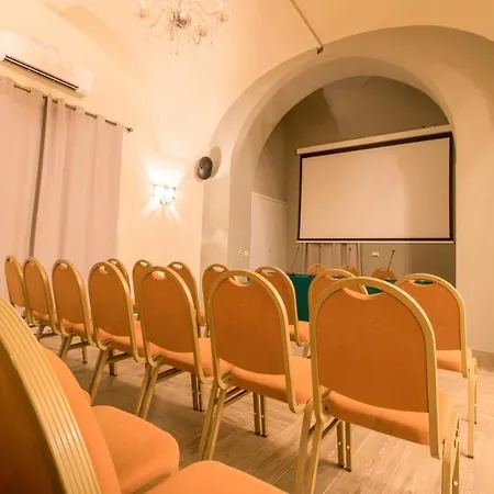 Hotel Romeo 3*