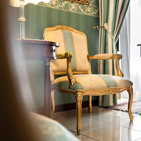 Hotel Romeo 3*